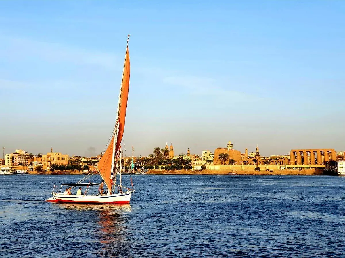Spring Hotel Luxor
