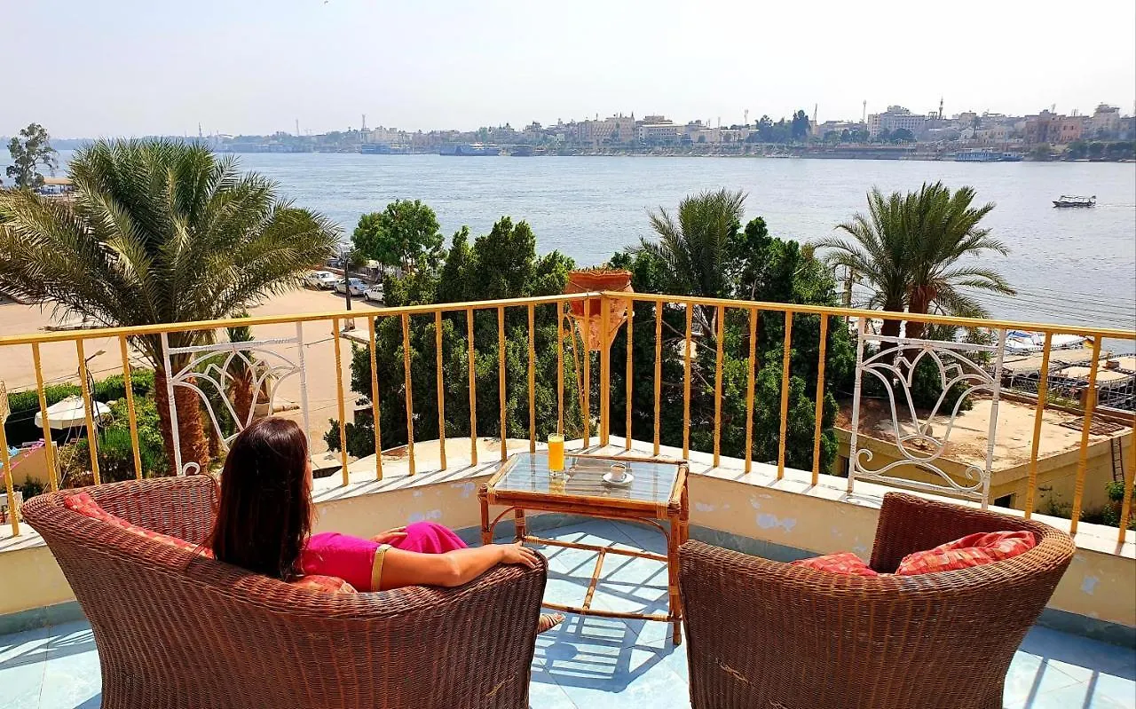 Spring Hotel Luxor