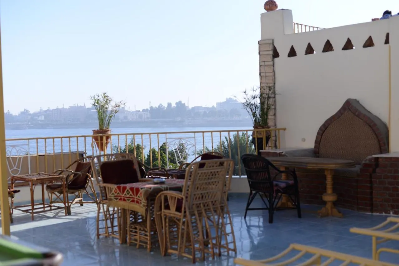 Spring Hotel Luxor